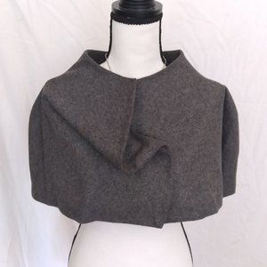 Carolina Herrera gray shrug capelet size 8